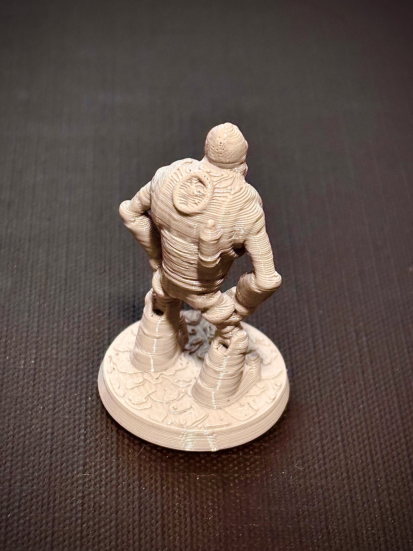 Robô de Sucata - Vista traseira