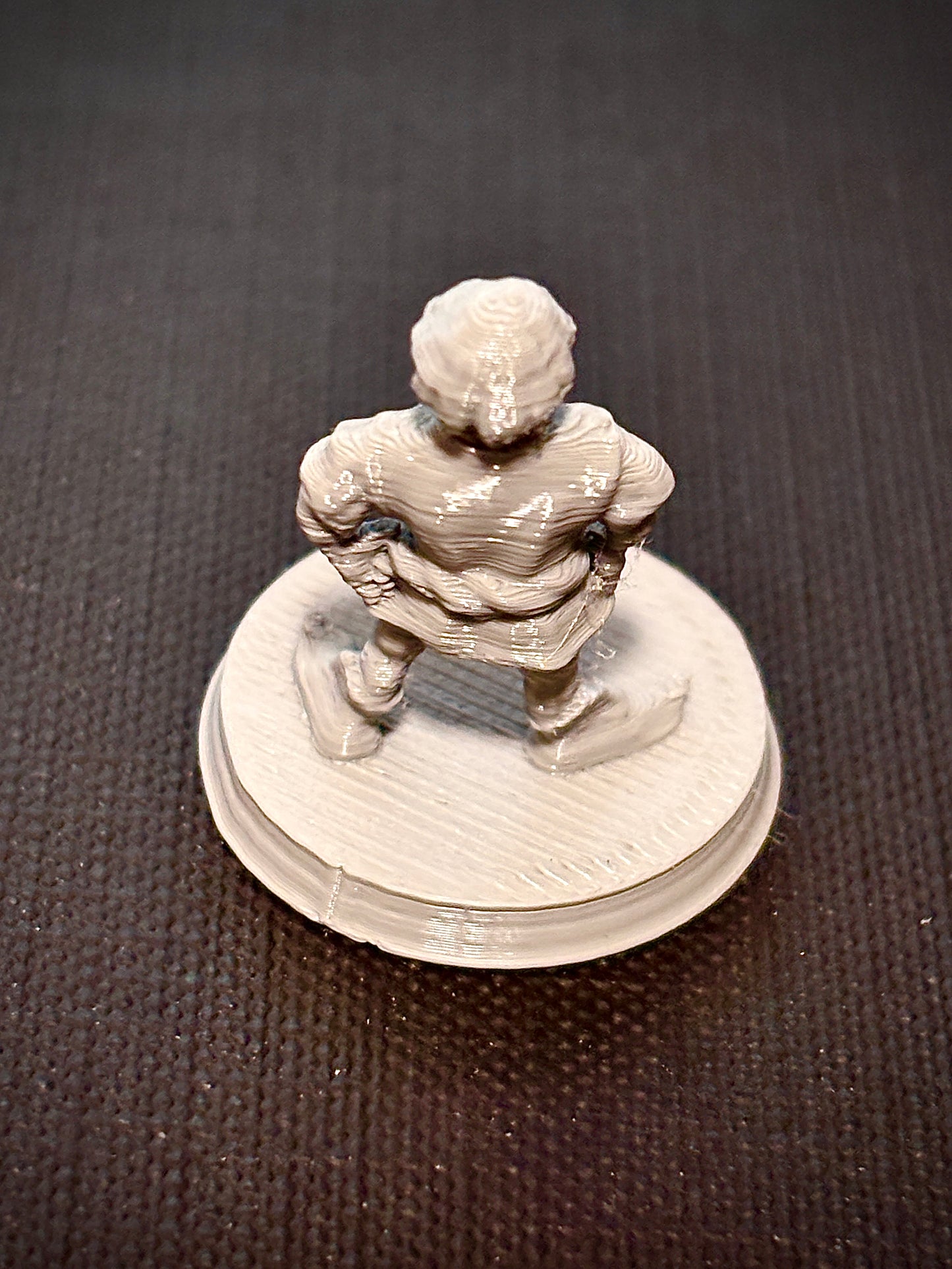 Menino Aldeão Jonas - Vista traseira