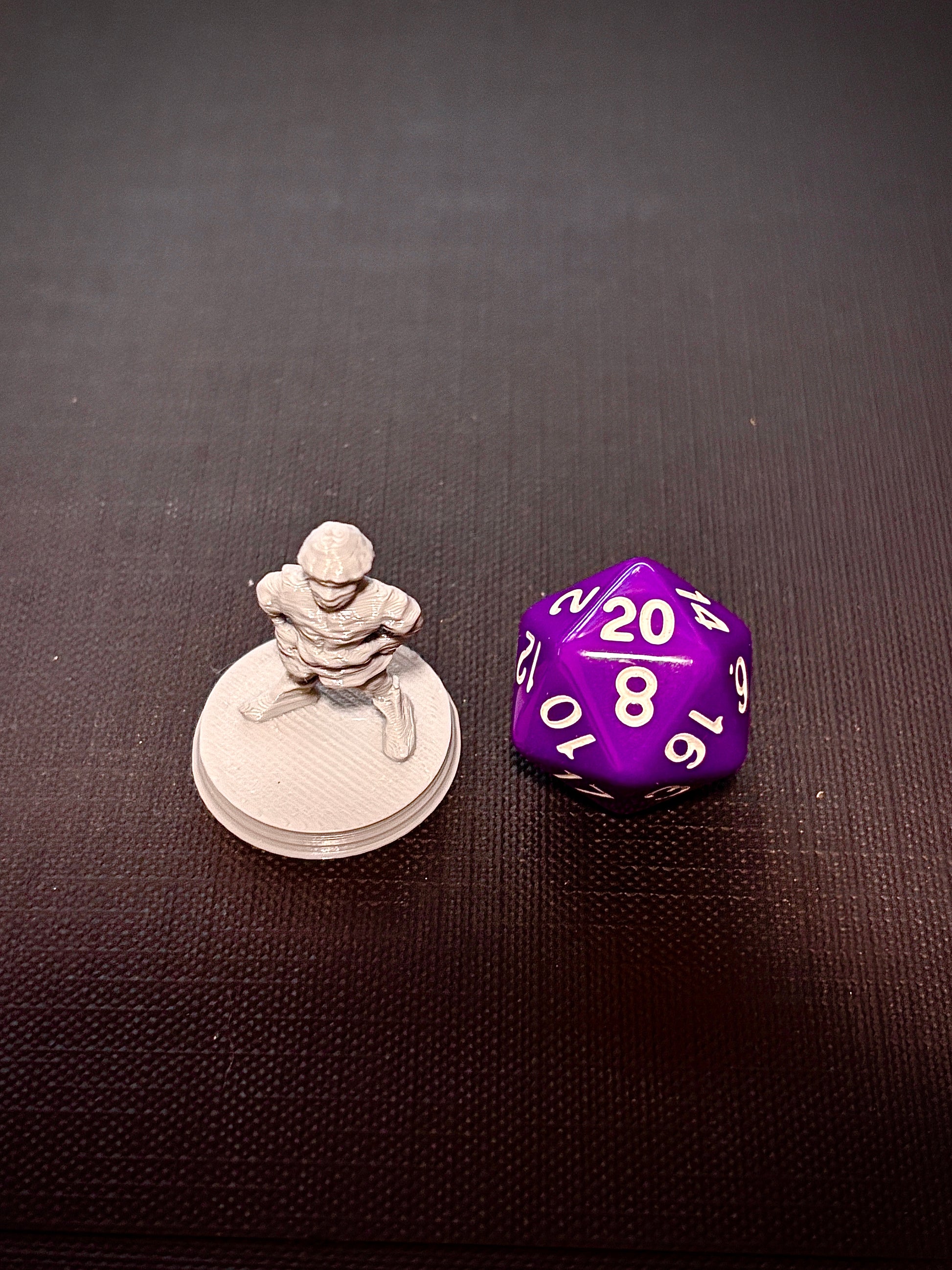 Menino Aldeão Jonas - Vista com dado