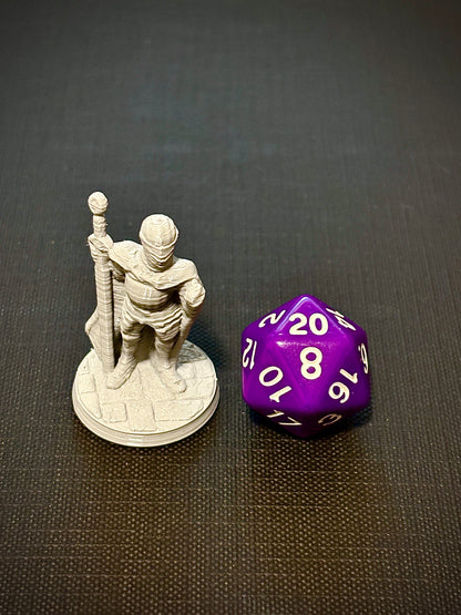 Cavaleiro de Armadura com Espada - Vista com dado