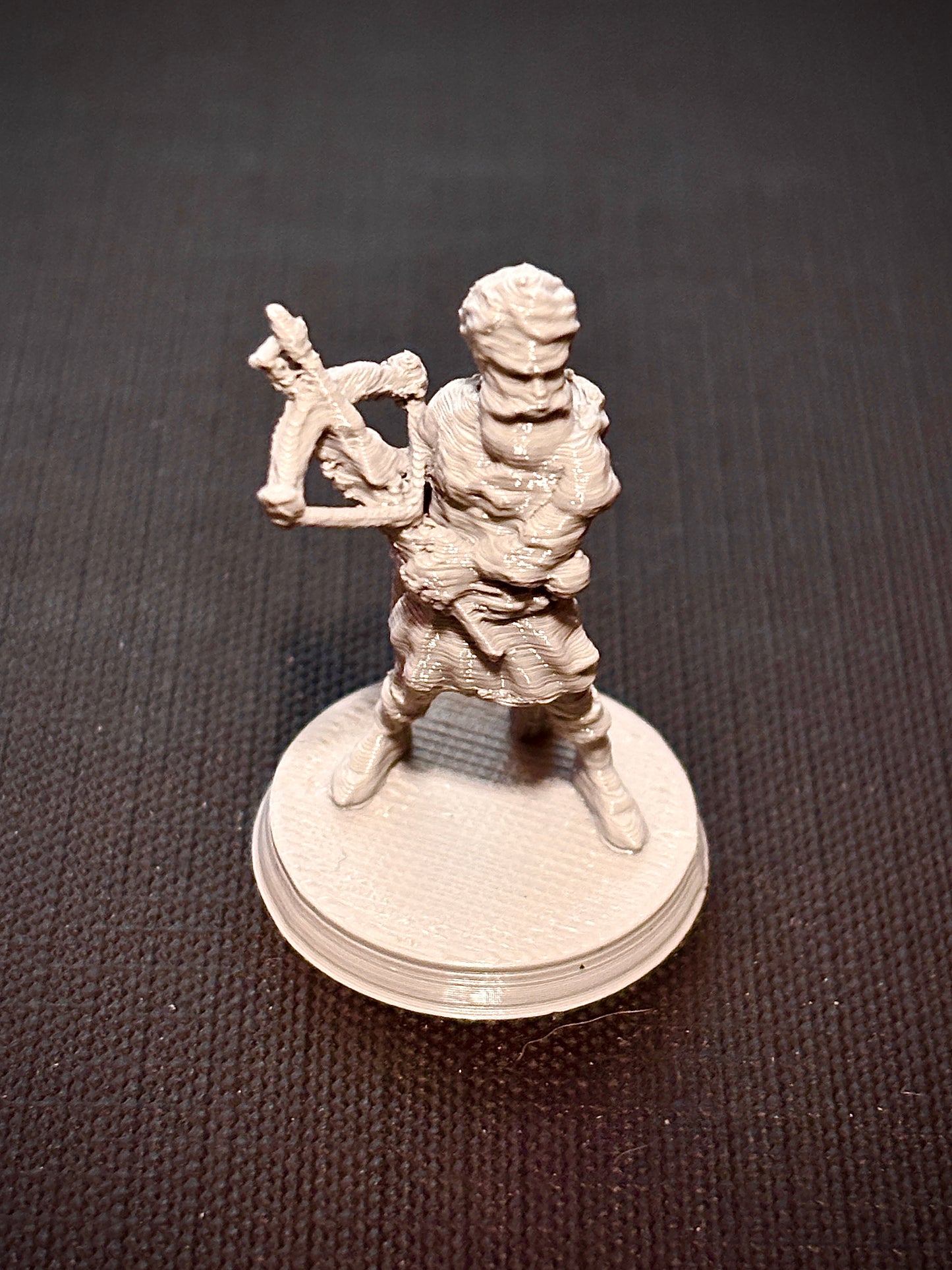 Humano Ranger com Besta - Vista frontal