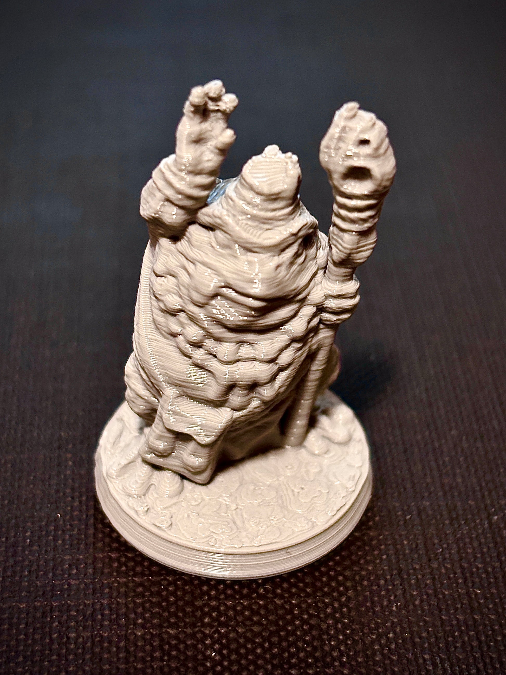 Sapo Conjurador com Cajado - Vista frontal