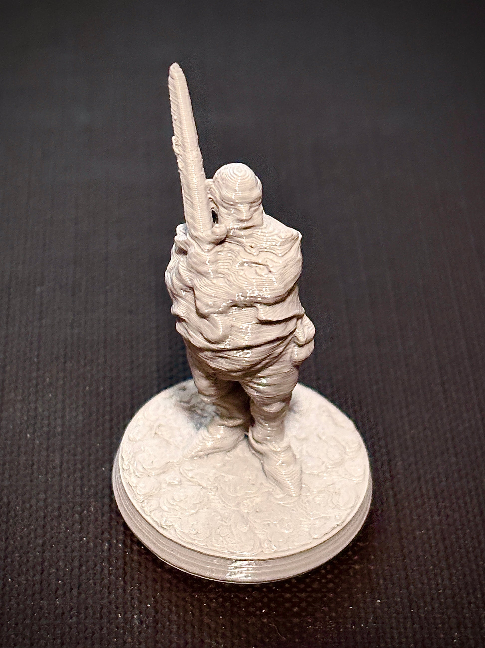 Aventureiro Fora de Forma - Vista frontal