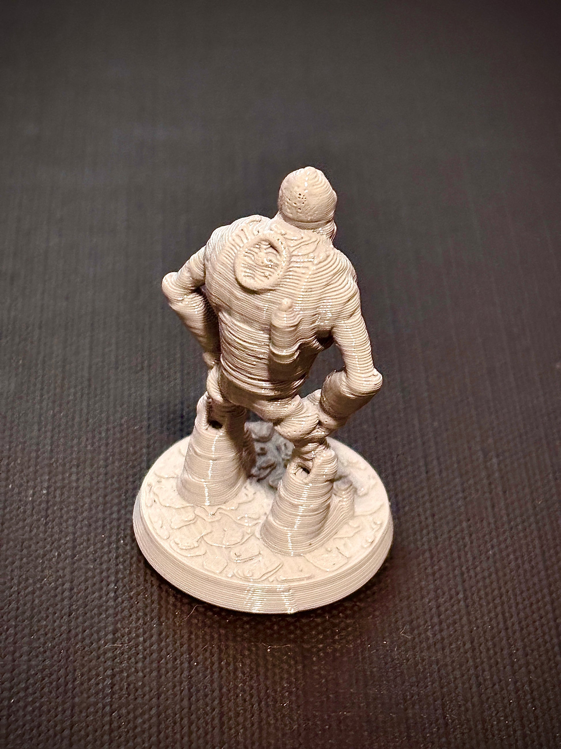 Robô de Sucata - Vista traseira