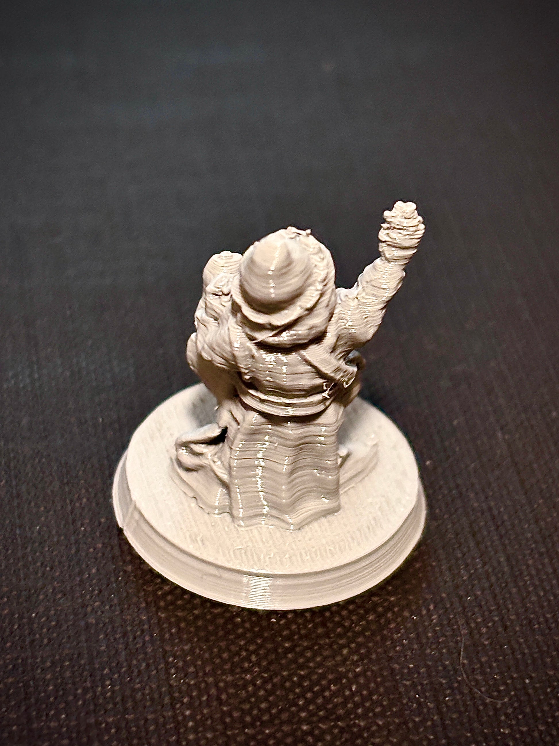 Criança Humana Maga - Vista traseira