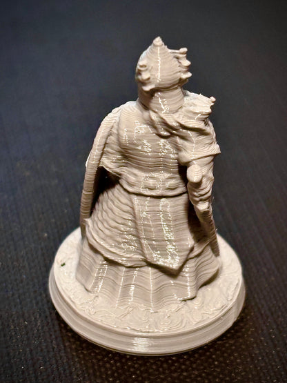 Elfa Cavaleira de Escudo - Vista traseira