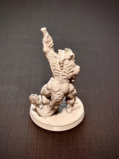 Sahuagin com Tridente - Vista traseira