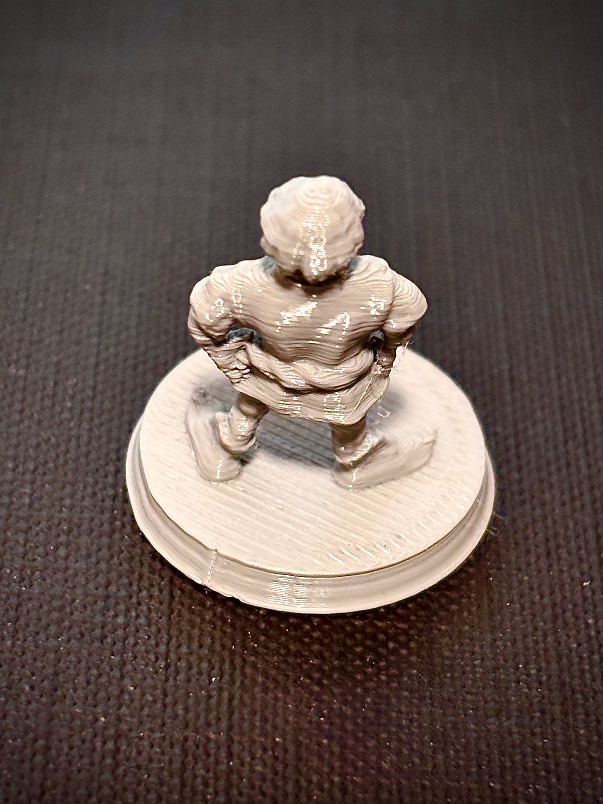 Menino Aldeão Jonas - Vista traseira